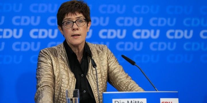 Merkelin xələfi məlum oldu  