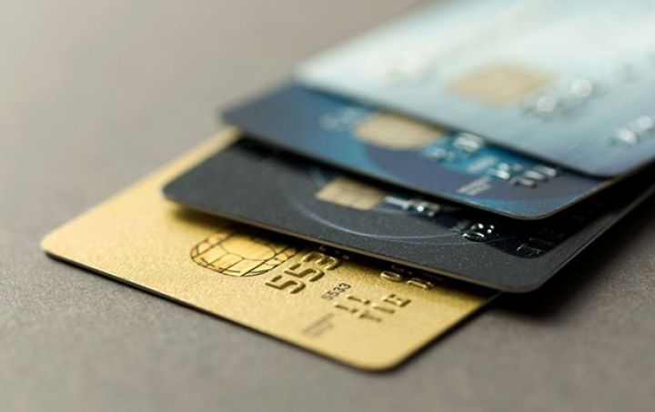 Hər min nəfərə 591 ödəniş kartı düşüb