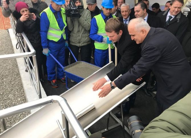 Aprelin 19-da təməli qoyulmuş zavodun sahibi aprelin 30-da qeydiyyata alınıb