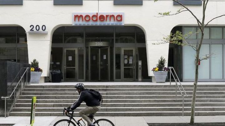 Bazar dəyəri 309% artan şirkət koronavirus peyvəndi üçün səhmlərini satır