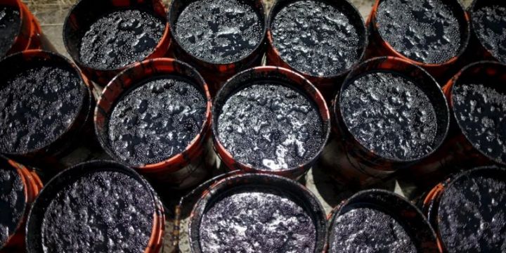 ABŞ "Omikron" gərginliyi səbəbindən qiymətlərin düşməsindən sonra da ehtiyatdan neft satışından əl çəkmir