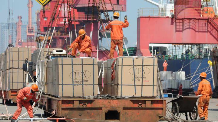 Çində idxal son 10 ildə ən yüksək həddə artıb - 51%