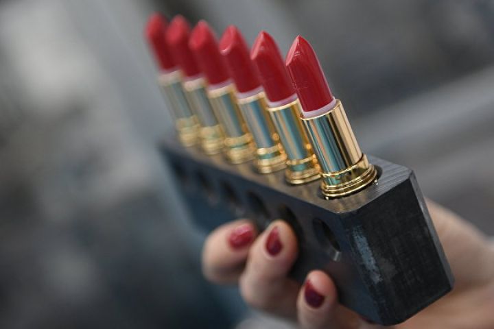 L'Oreal Twitter-də reklamların dayandırılması barədə xəbəri təkzib edir