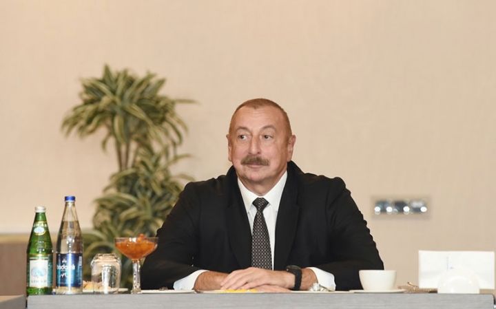 İlham Əliyev Sofiyada Bolqarıstanın biznes dairələrinin nümayəndələri ilə görüşüb