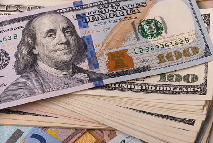Banklara dollar satıldı - VALYUTA HƏRRACI KEÇİRİLİB
