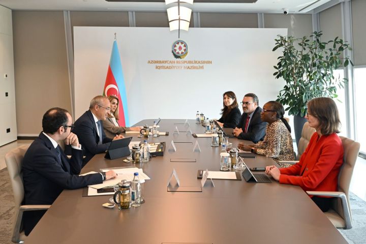 Cabbarov Dünya Bankının regional direktoru ilə görüşüb