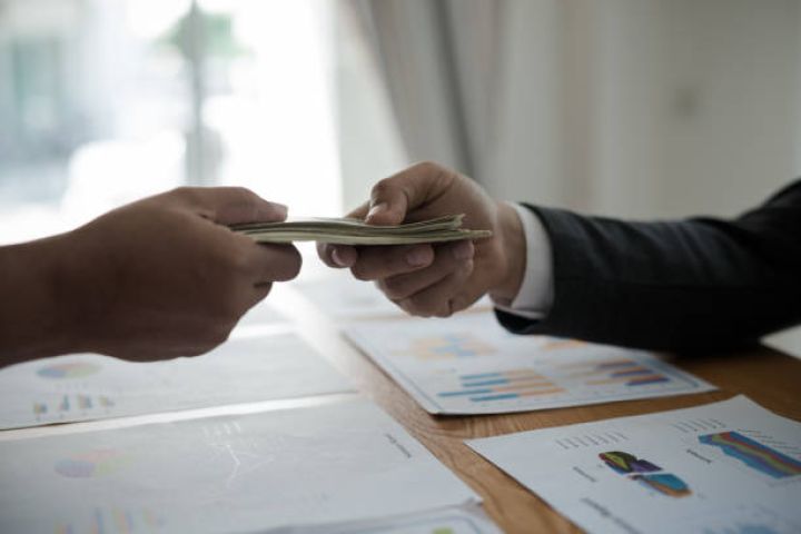 Azərbaycanda orta maaş 90 qəpik artıb