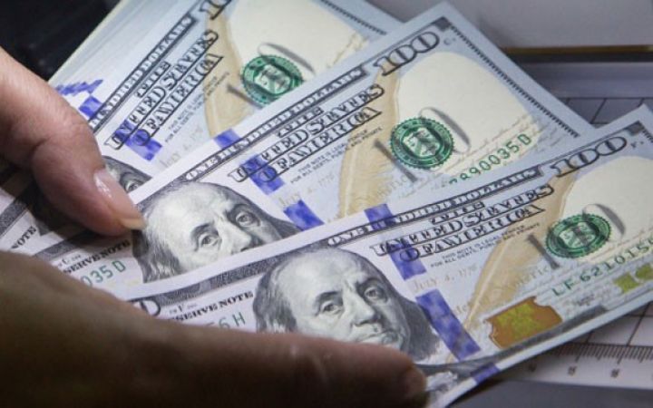 “Qara bazar”da Dolların bahalaşdığı bildirilir