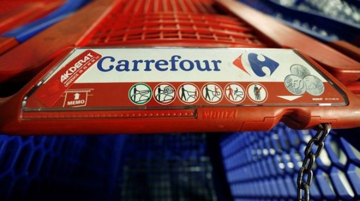 Carrefour 273 mağazasını bağlayır