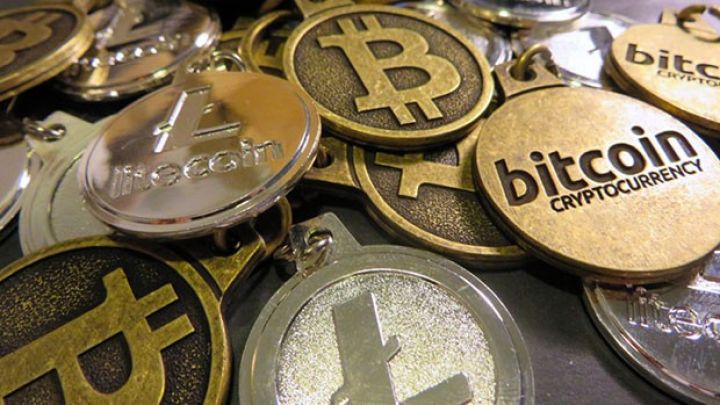 Bitcoin-in qiyməti 11 min dolların üzərində qalır