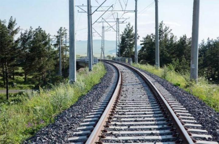 Azərbaycan dəmir yolu terminalı tikir