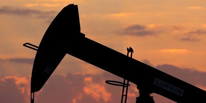 Neft, ABŞ-da ehtiyatların sürpriz şəkildə azalması ilə bahalaşıb