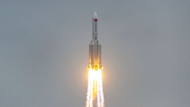 Çinin kosmosa göndərdiyi raket nəzarətdən çıxdı: Yerə düşə bilər!