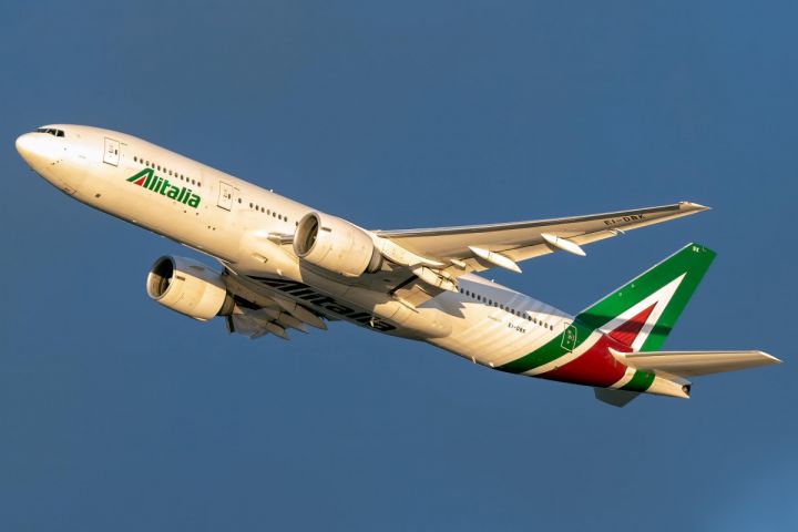 "Alitalia" bu gün sonuncu aviareysini yerinə yetirəcək