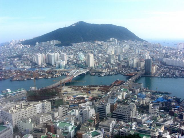 Cənubi Koreya iqtisadiyyatı birinci rübdə 1,7% artıb  və proqnozu üstələyir