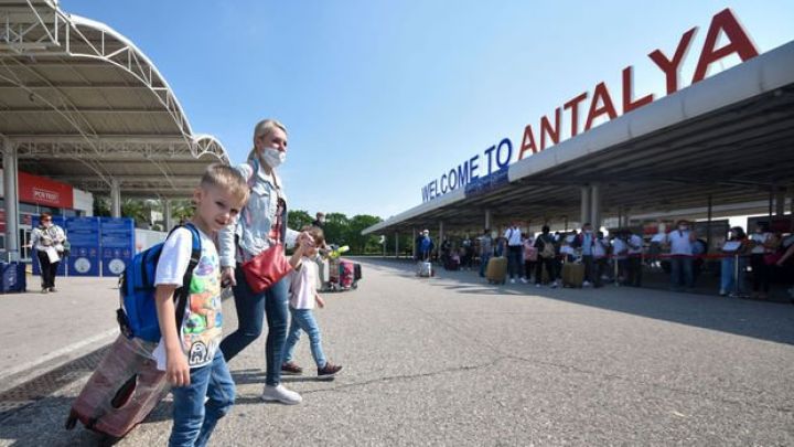 "Ukrayna ilə Rusiya arasında müharibə ilə Türkiyə turizmi 30 faiz itirəcək"