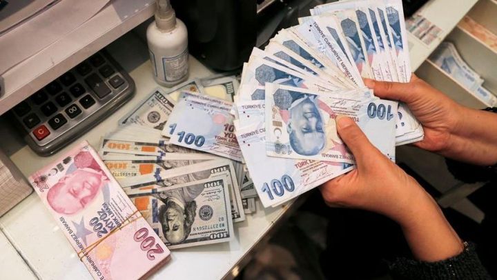 2022-ci ilin sonunda 1 dolların 20 Türk Lirəsinə yaxınlaşacağı gözlənir