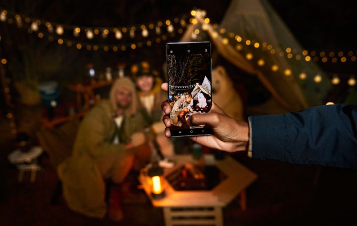 Galaxy S22 Seriyasının smartfonları ilə gecə çəkilişlərini daha parlaq et!