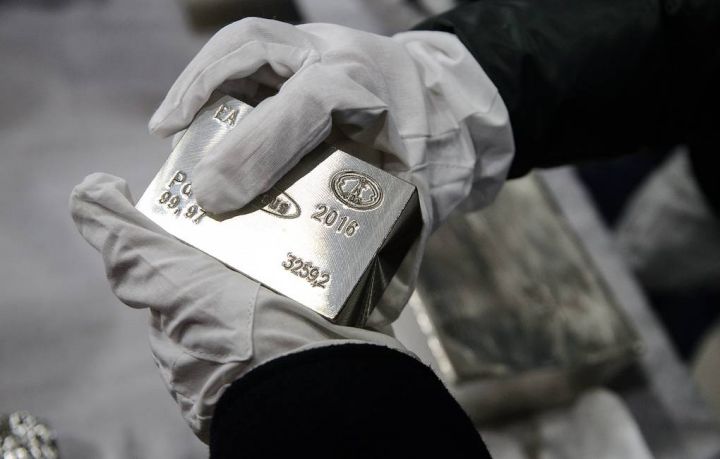 Britaniya Rusiya platininə və palladiumuna 35% rüsum tətbiq edir