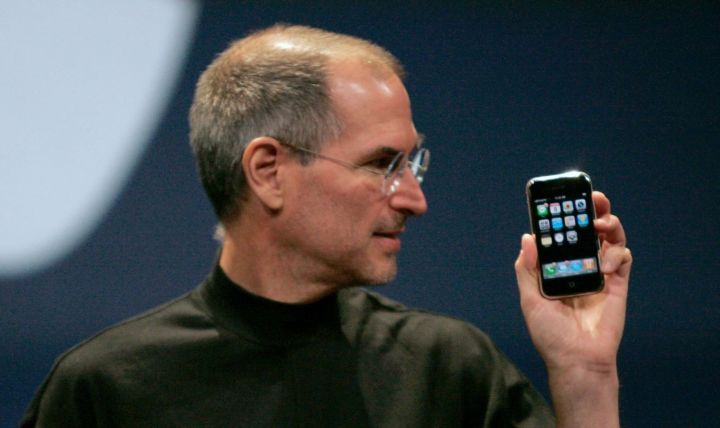 Birinci nəsil iPhone hərracda təxminən 40 min dollara satılıb