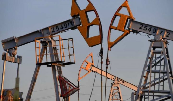 Azərbaycan neftinin büdcə qiyməti 10 dollar qaldırılır