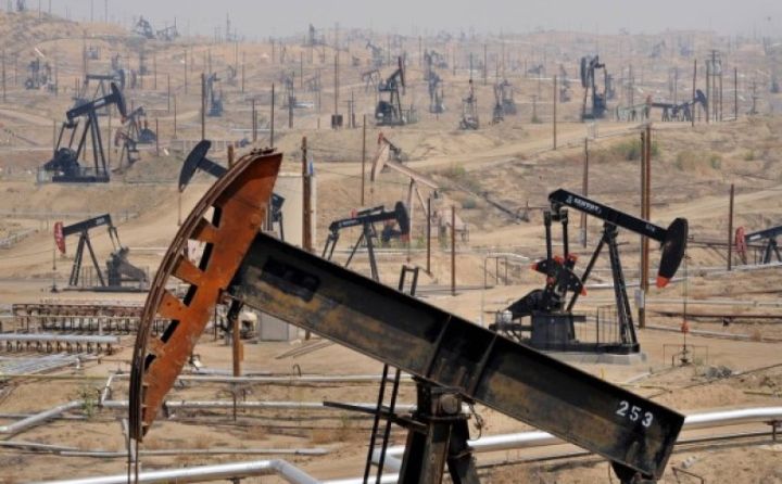 Beynəlxalq Enerji Agentliy qlobal neft bazarında kəsir proqnozşlaşdırır