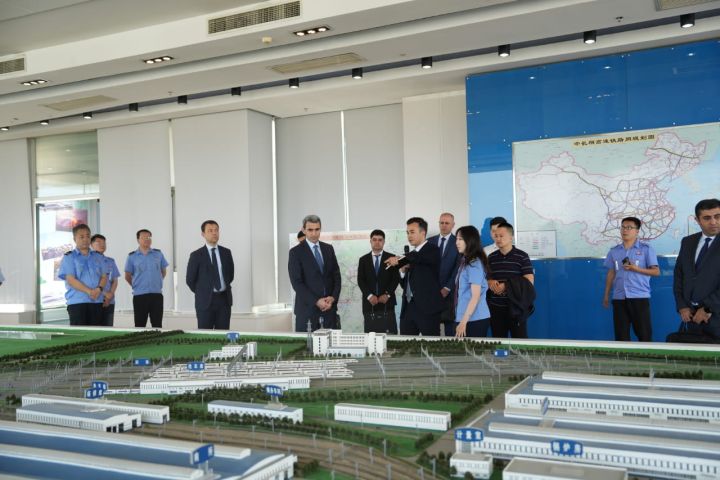 Azərbaycan və Çin konteyner daşımalarının inkişafını və çətinliklərin aradan qaldırılmasını müzakirə edib