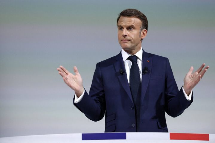 Makron: Avropa Putinlə dialoqu bərpa etməlidir