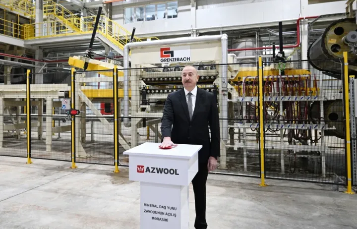 Prezident mineral daş yunu zavodunu işə saldı