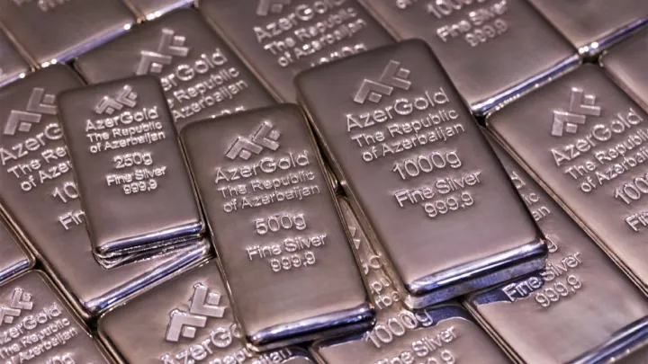 “AzerGold” ilk dəfə yerli bazara gümüş külçələr təqdim edib