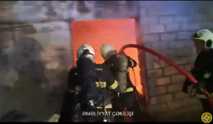 Xırdalanda anbarda yanğın baş verib - VİDEO